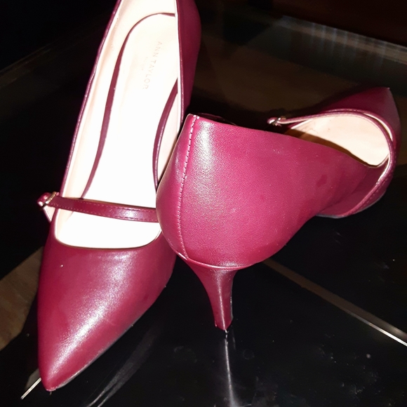 Pumps - Picture 1 of 2